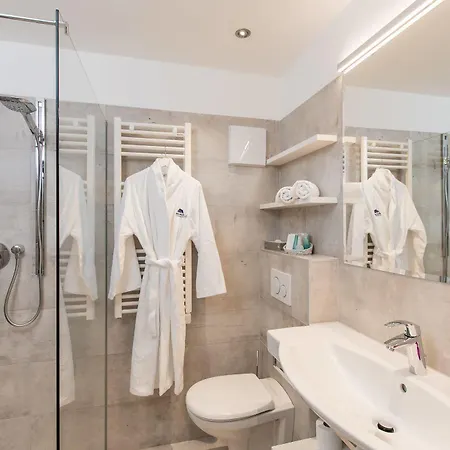 Hotell Alpin- Sporthotel, Summercard Included - September